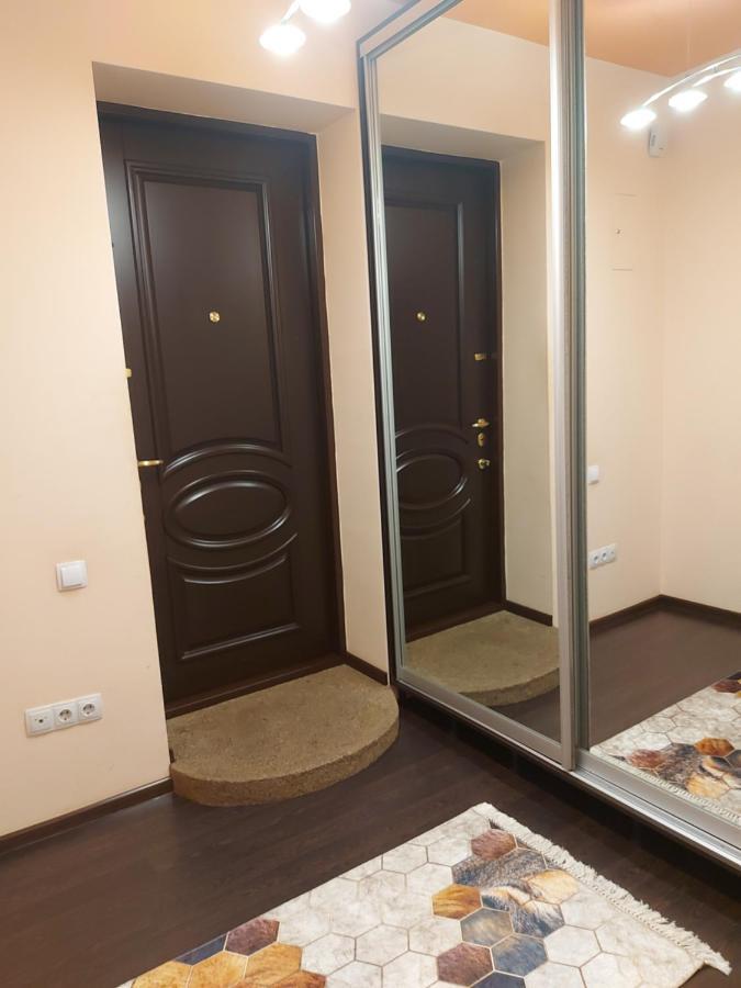Point Apartment *